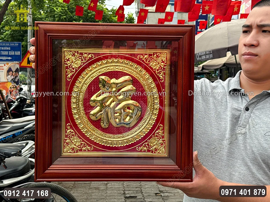 Khung tranh bằng gỗ tự nhi&ecirc;n chắc chắn